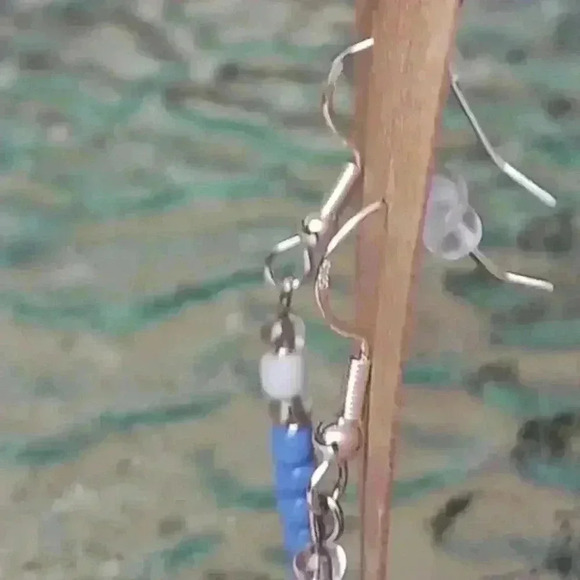 Handmade Beaded Necklace and Earrings Set - Picture 4 of 4